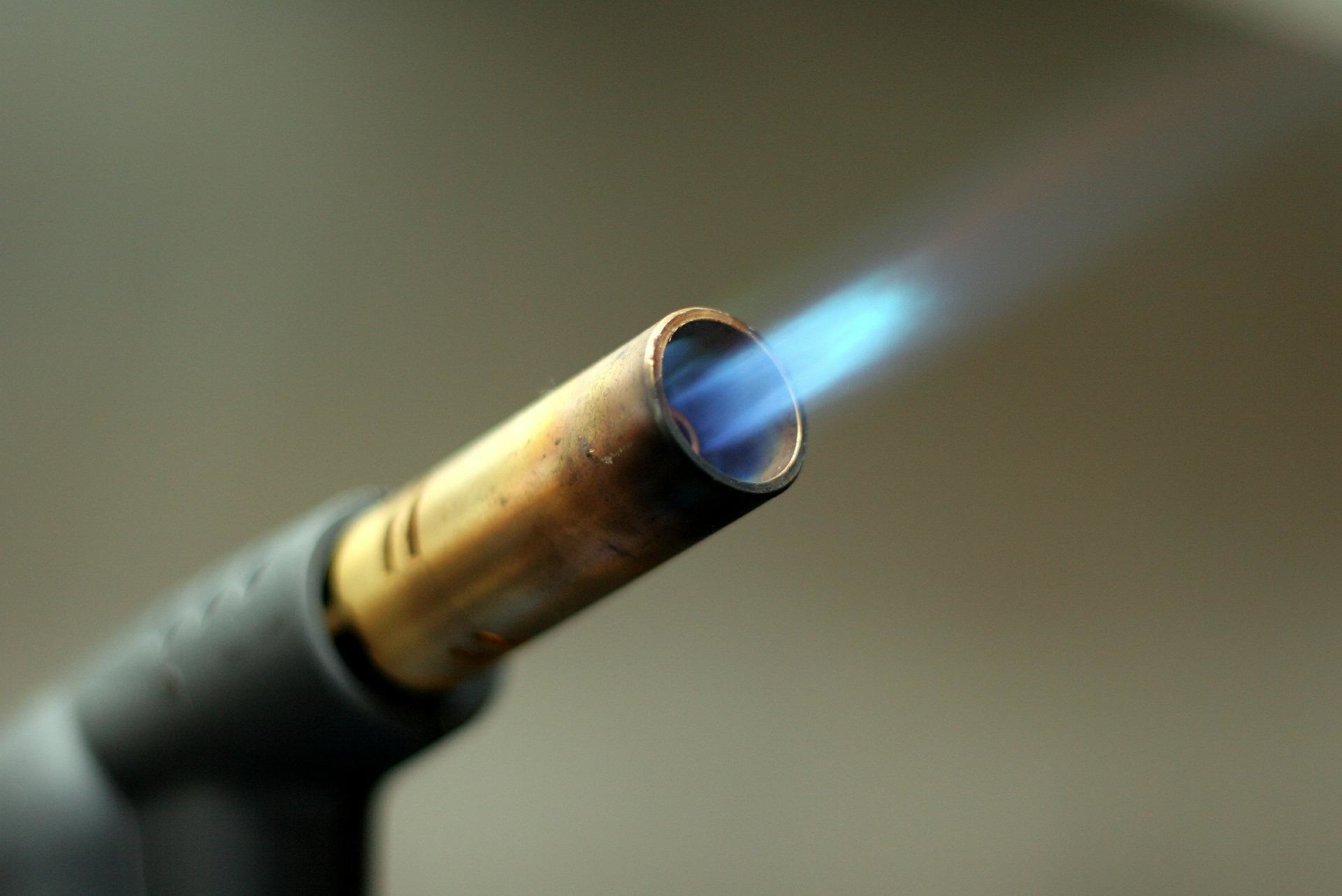 blowtorch-gf006de48a_1920.jpg