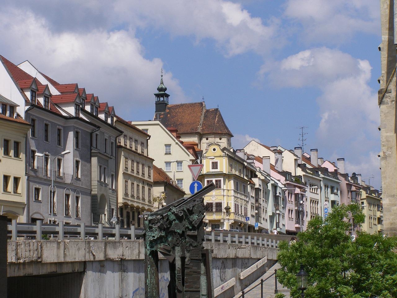bratislava-700198_1280.jpeg