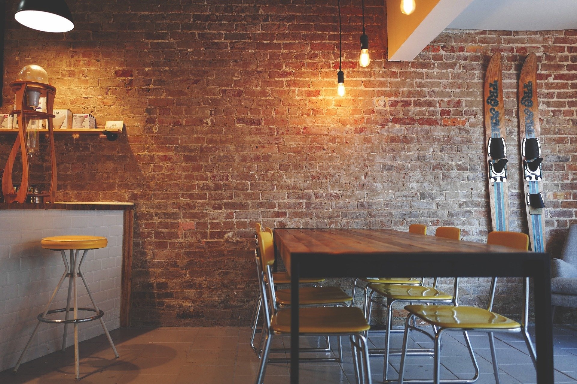 brick-wall-gc4b9663ce_1920.jpg