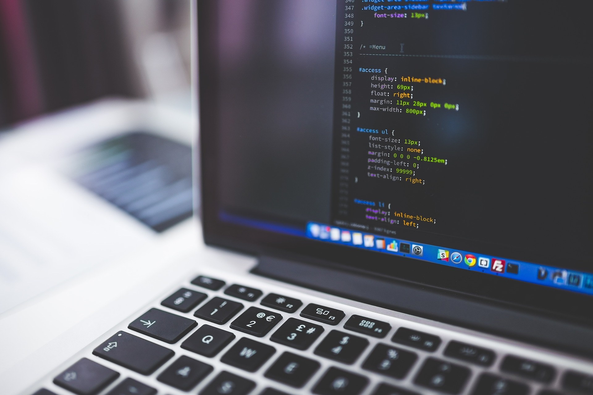 coding-g92f7b55b3_1920.jpg