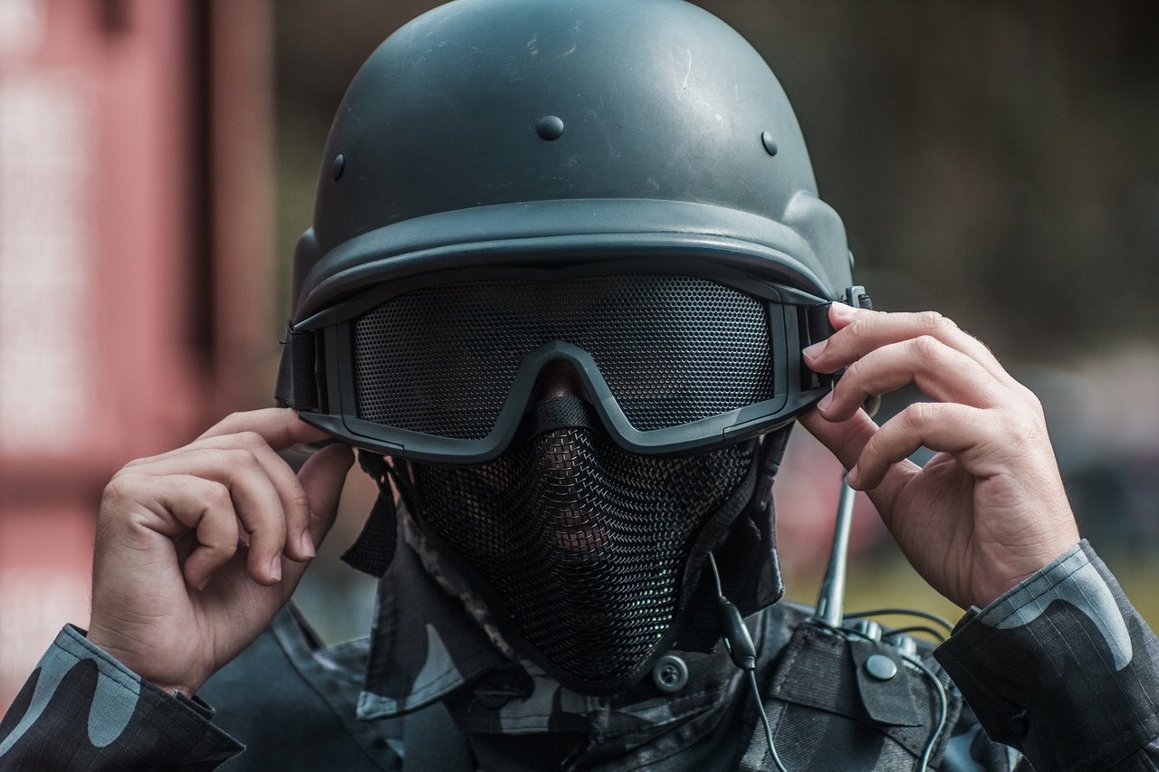 combat-helmet-3043091_1280.jpg