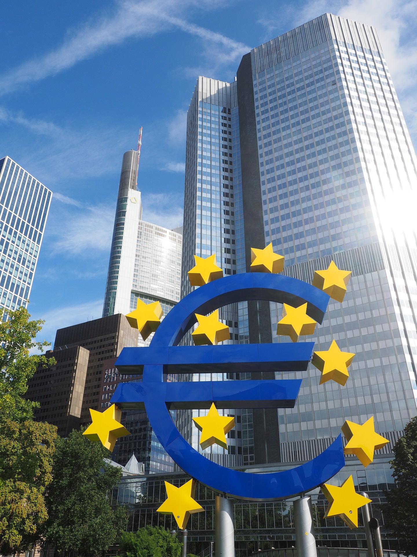euro-tower-2867928_1920.jpg