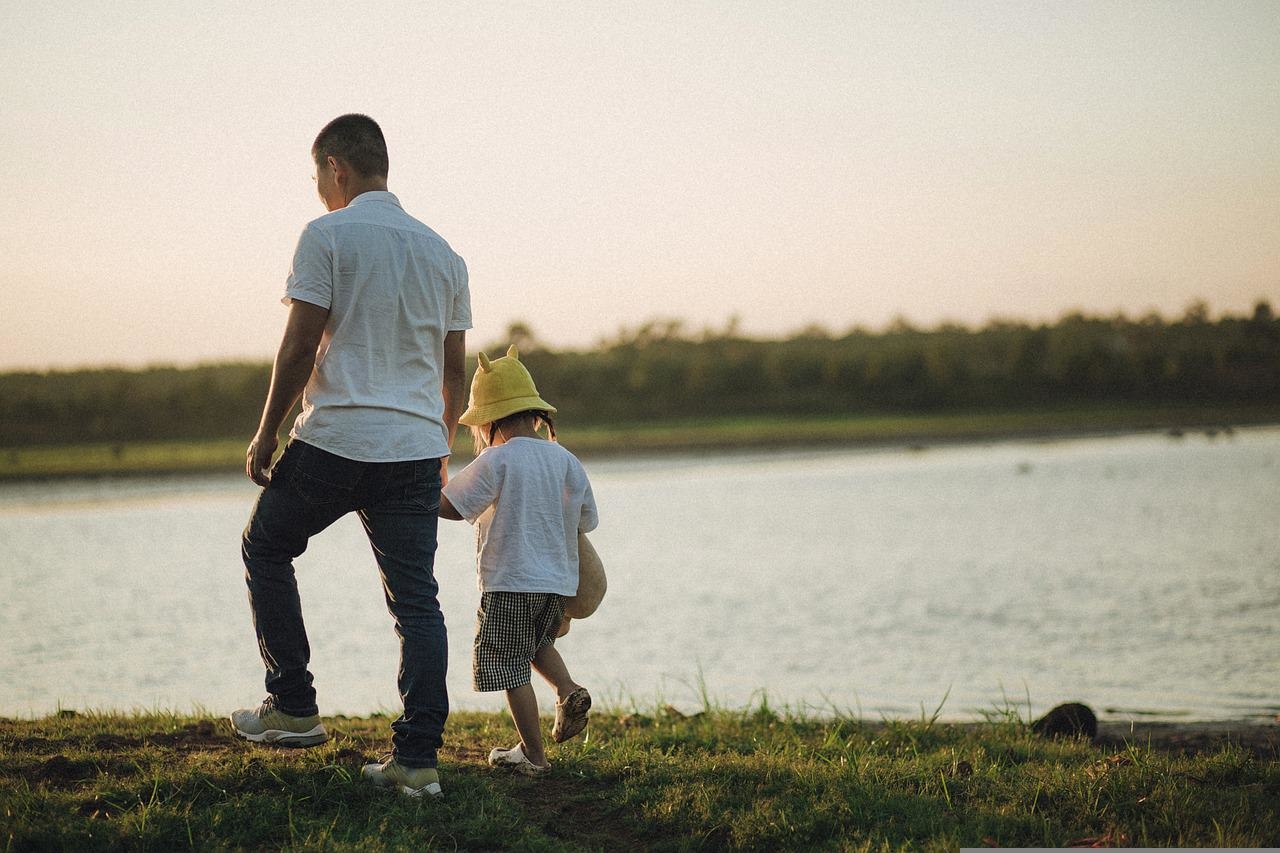 fatherhood-6625659_1280.jpeg
