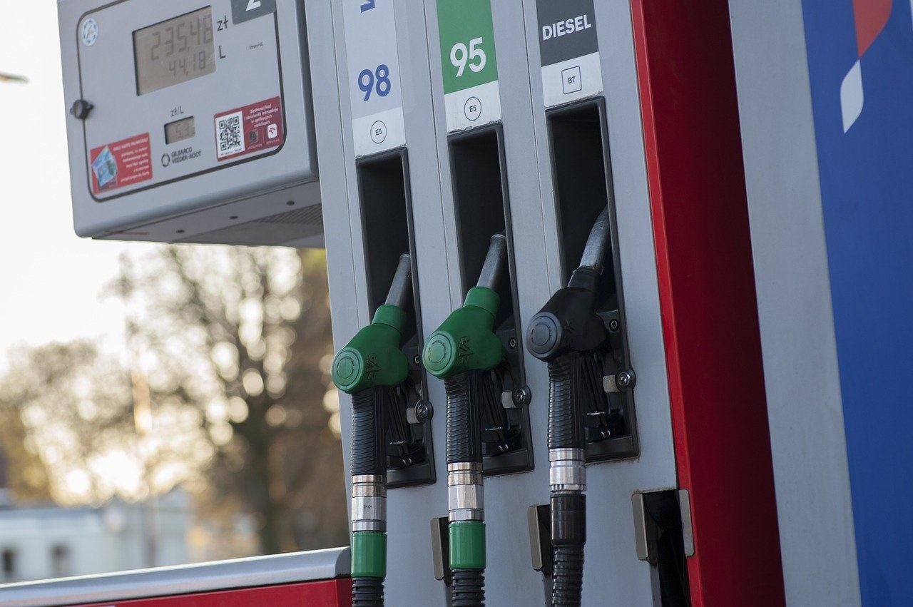 fuel-4148212_1280.jpg