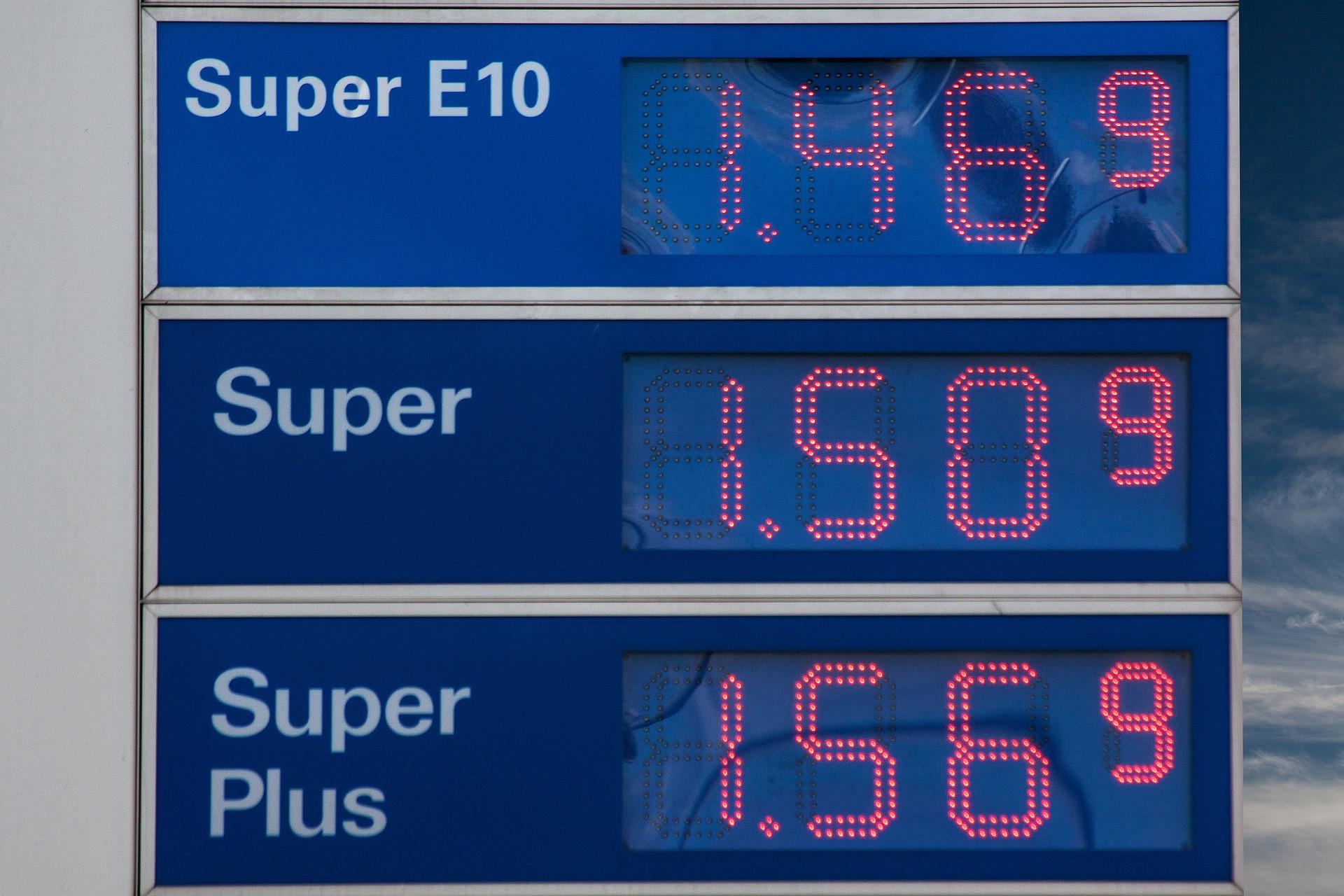 gasoline-prices-206098_1920.jpg
