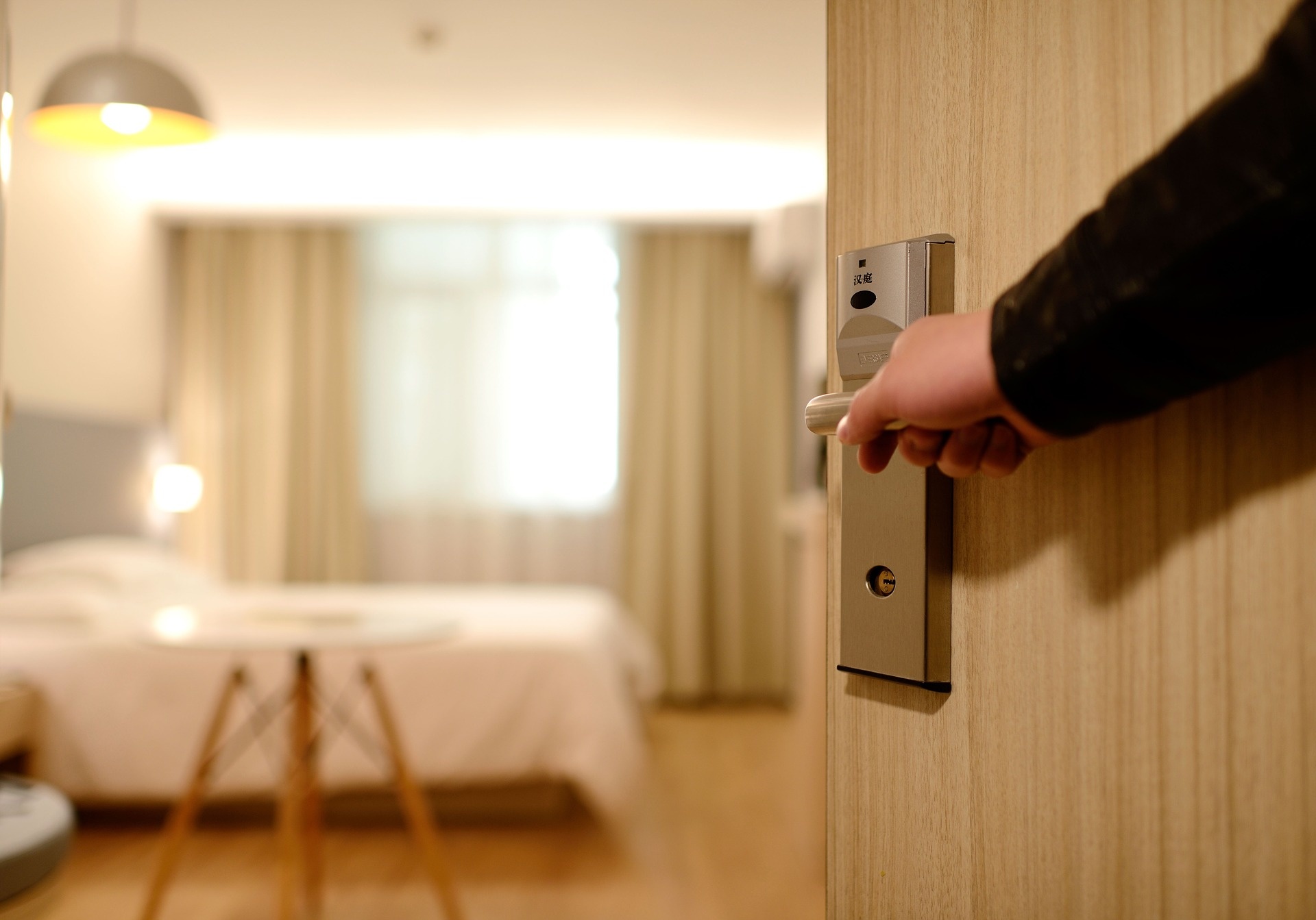 hotel-g59b0fc04a_1920.jpg