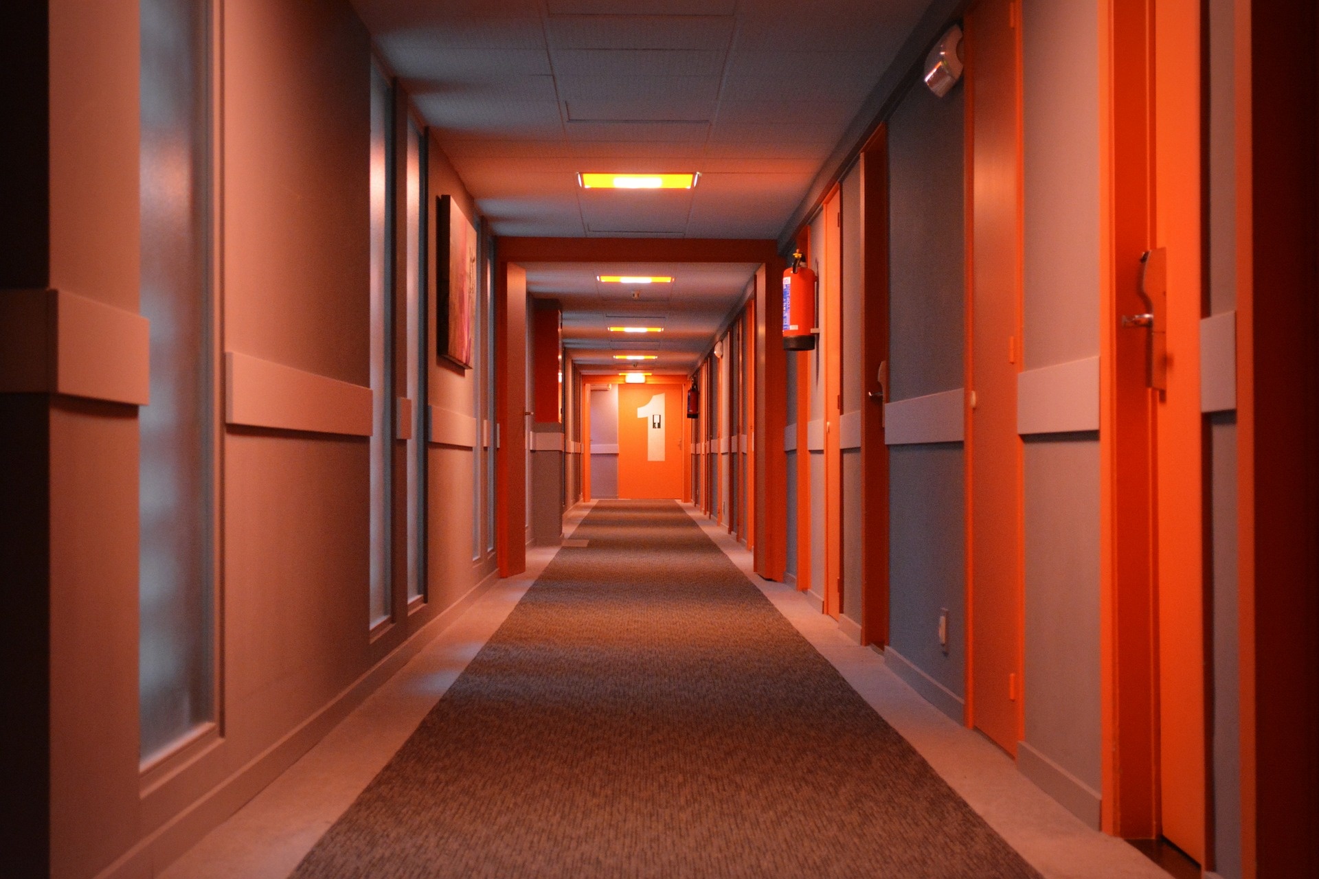 hotel-gdd949ab36_1920.jpg