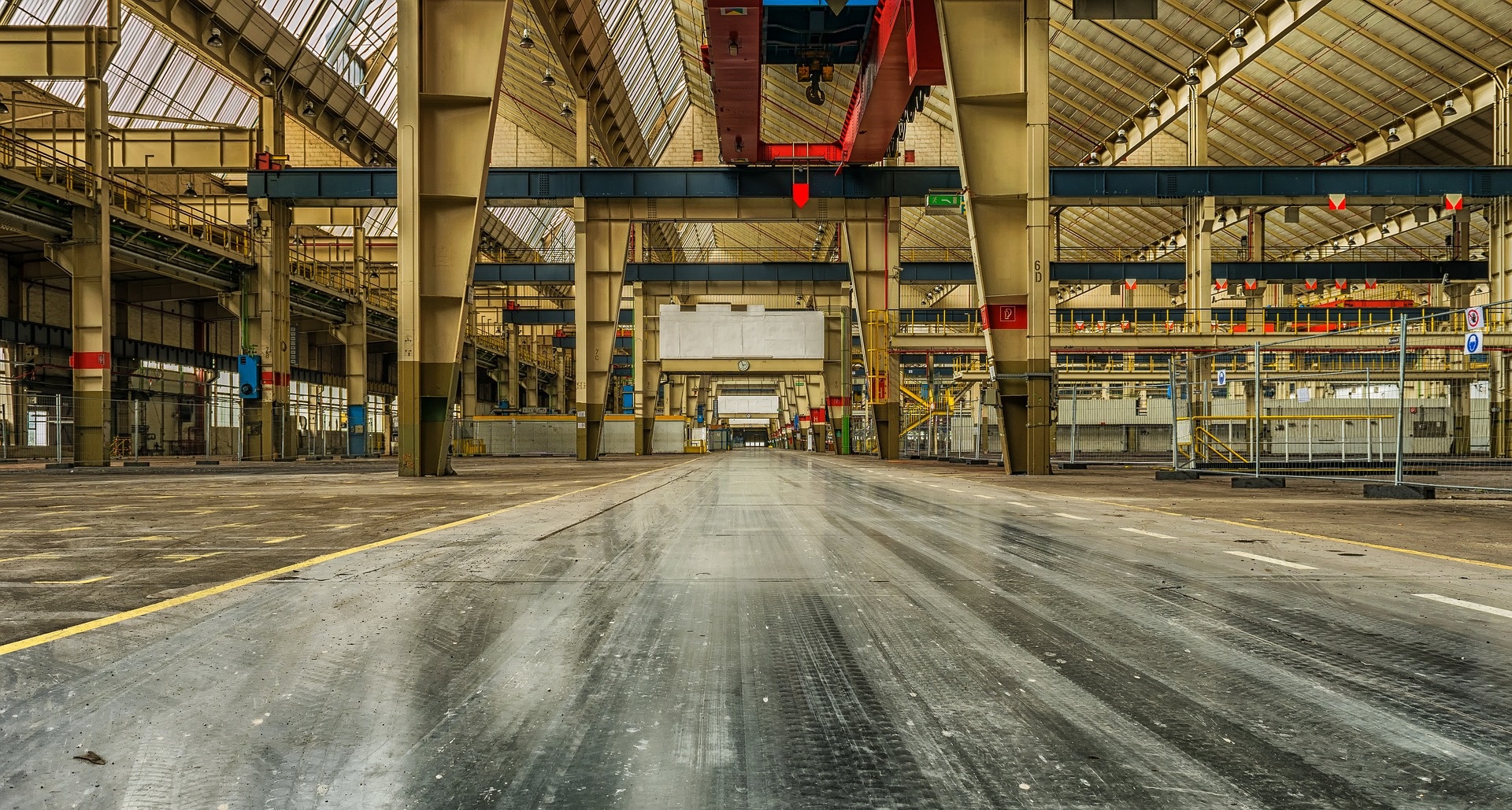 industry-g7f8271e11_1920.jpg