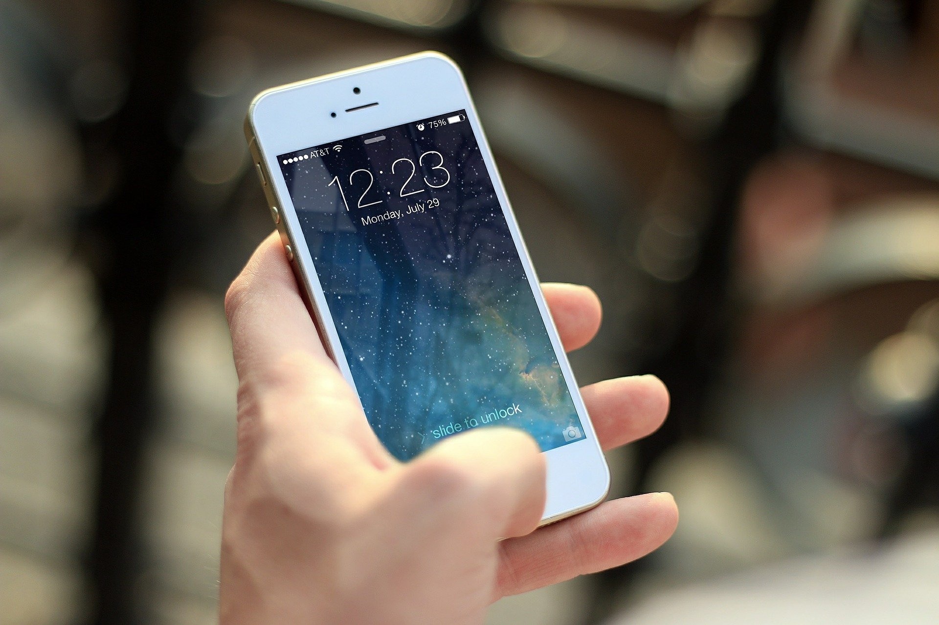 iphone-g01d9cc563_1920.jpg