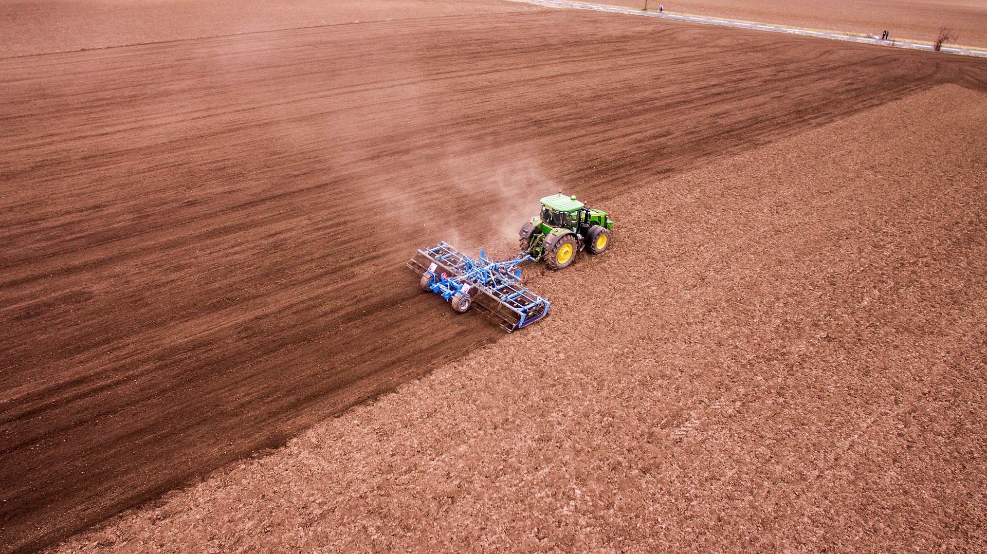 john-deere-8370r-g50314030f_1920.jpg