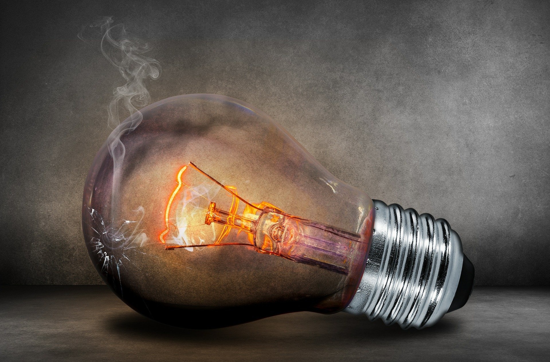 light-bulb-g441d1034d_1920.jpg