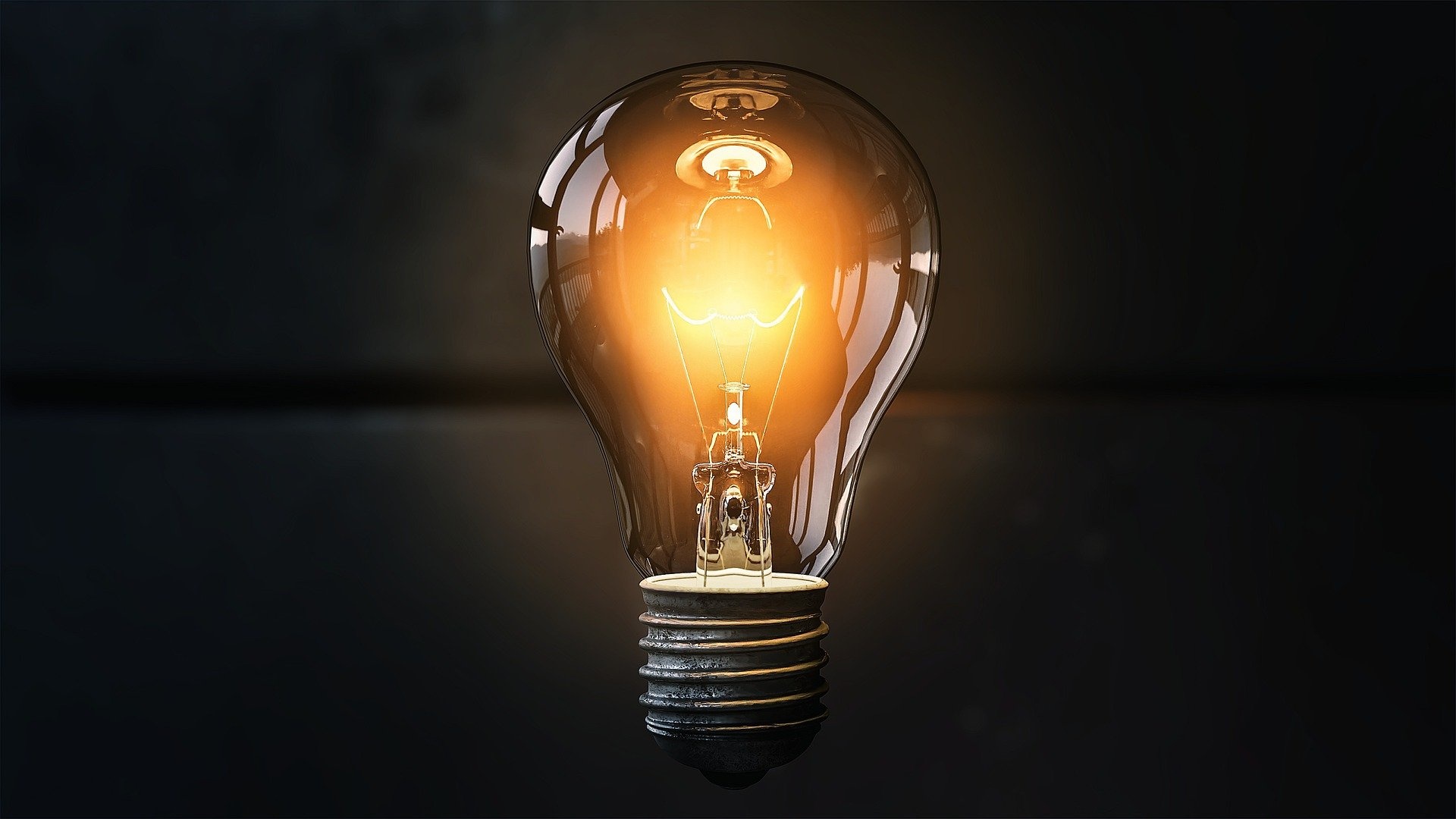 light-bulb-gc6a221355_1920.jpg