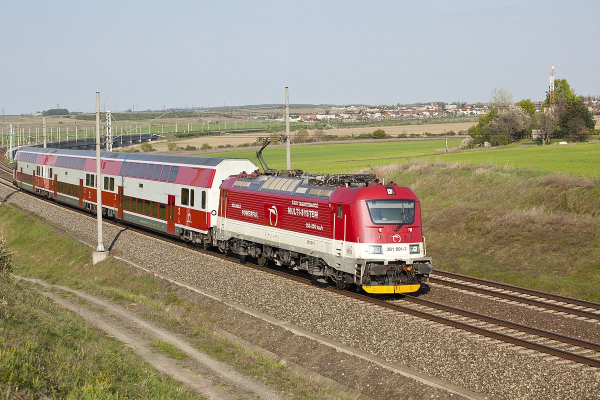 Lokomotiva_109_E2.jpg