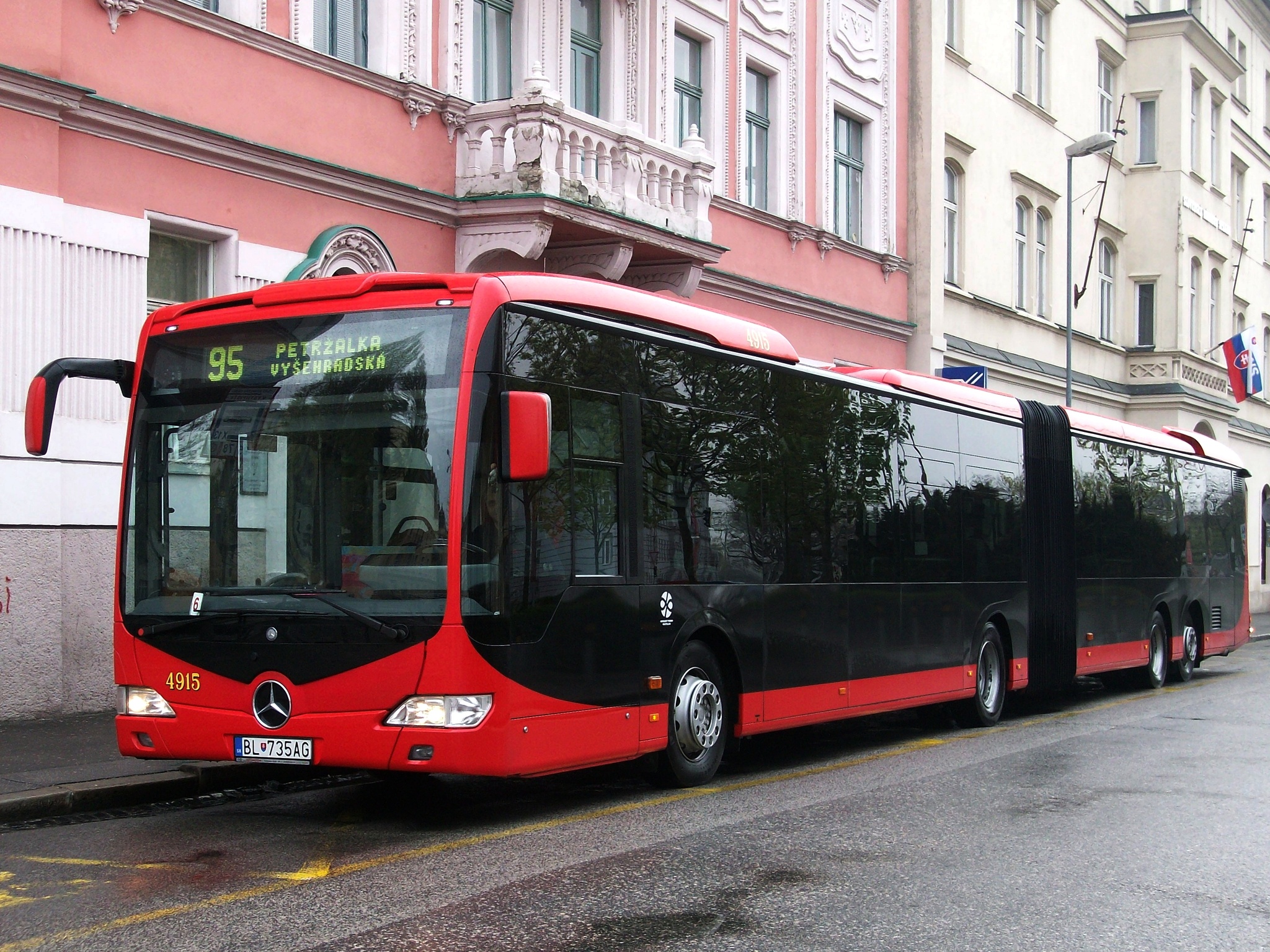 Mercedes-Benz_Capacity_Bratislava_line_95.jpeg