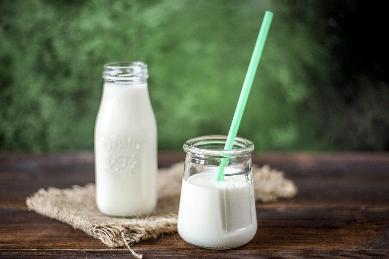 milk-gcd2d9b8c3_1280.jpg