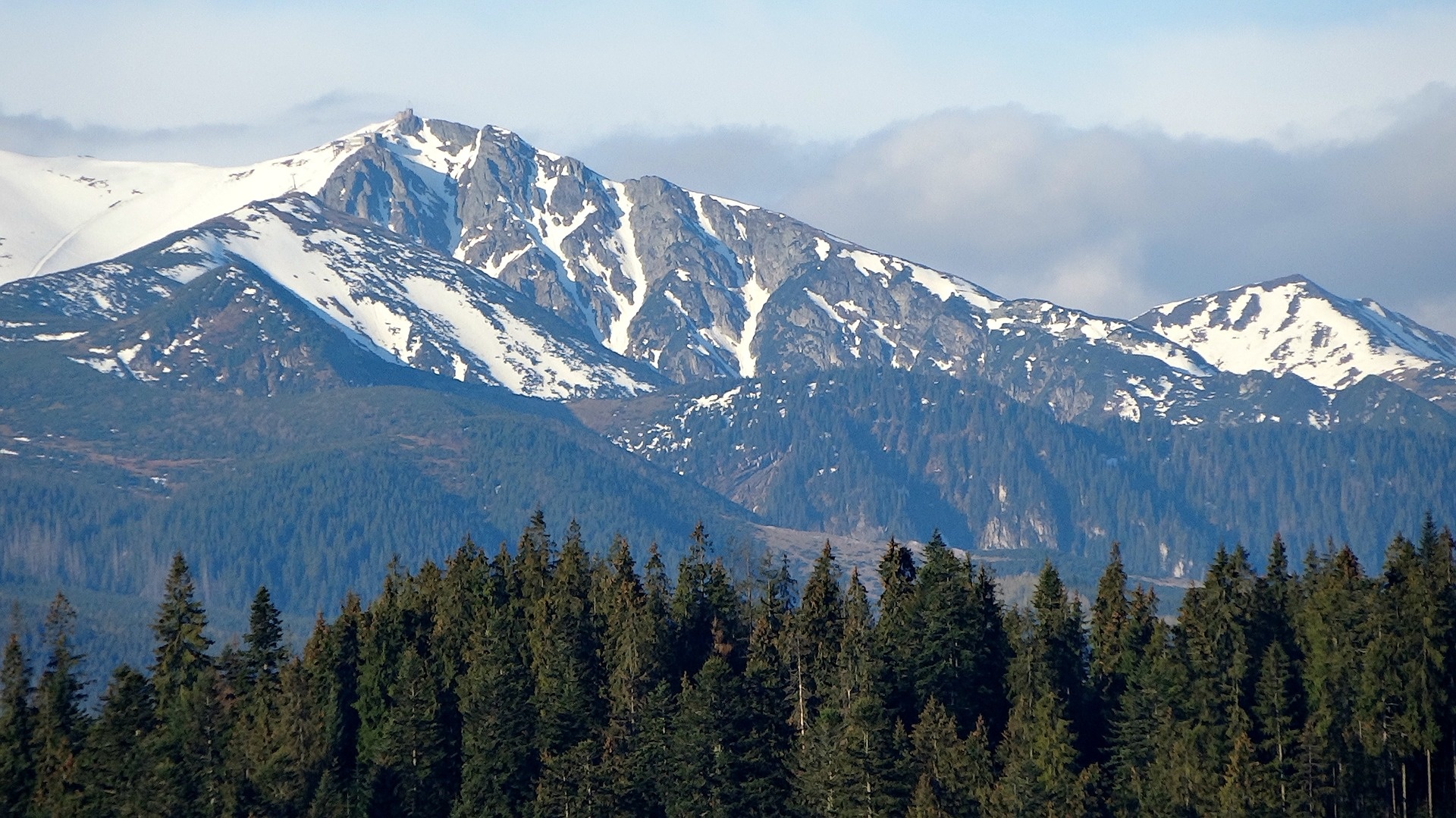 mountains-g0ef2796b6_1920.jpg