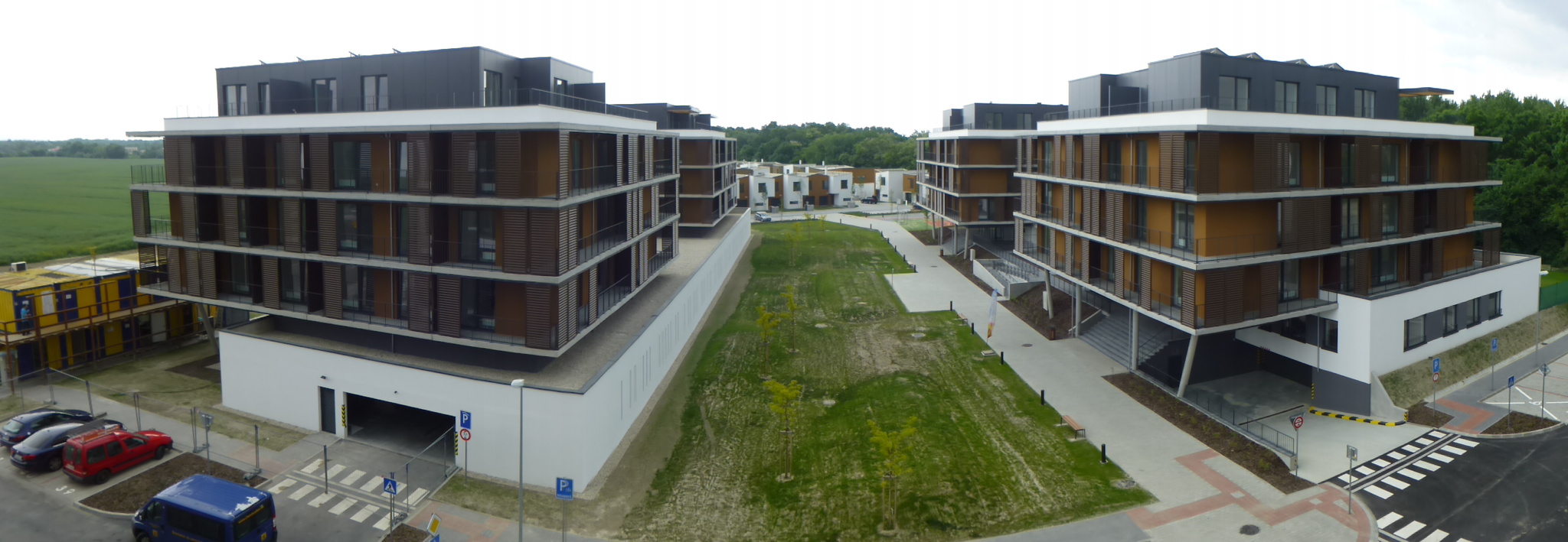 NOVÝ_OBYTNÝ_SÚBOR_SLNEČNICE_-_panoramio.jpg