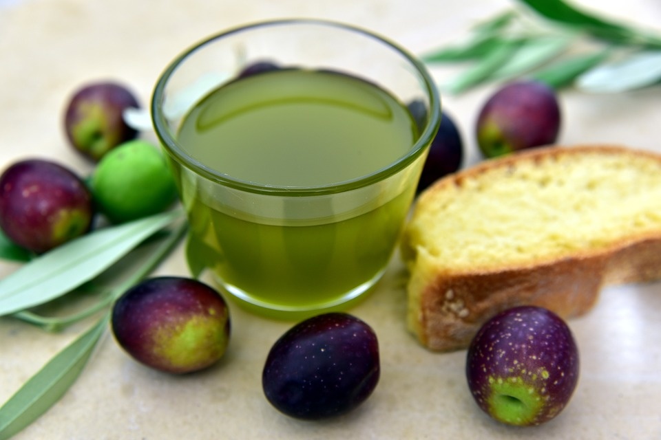 olive-oil-3803168_960_720.jpg