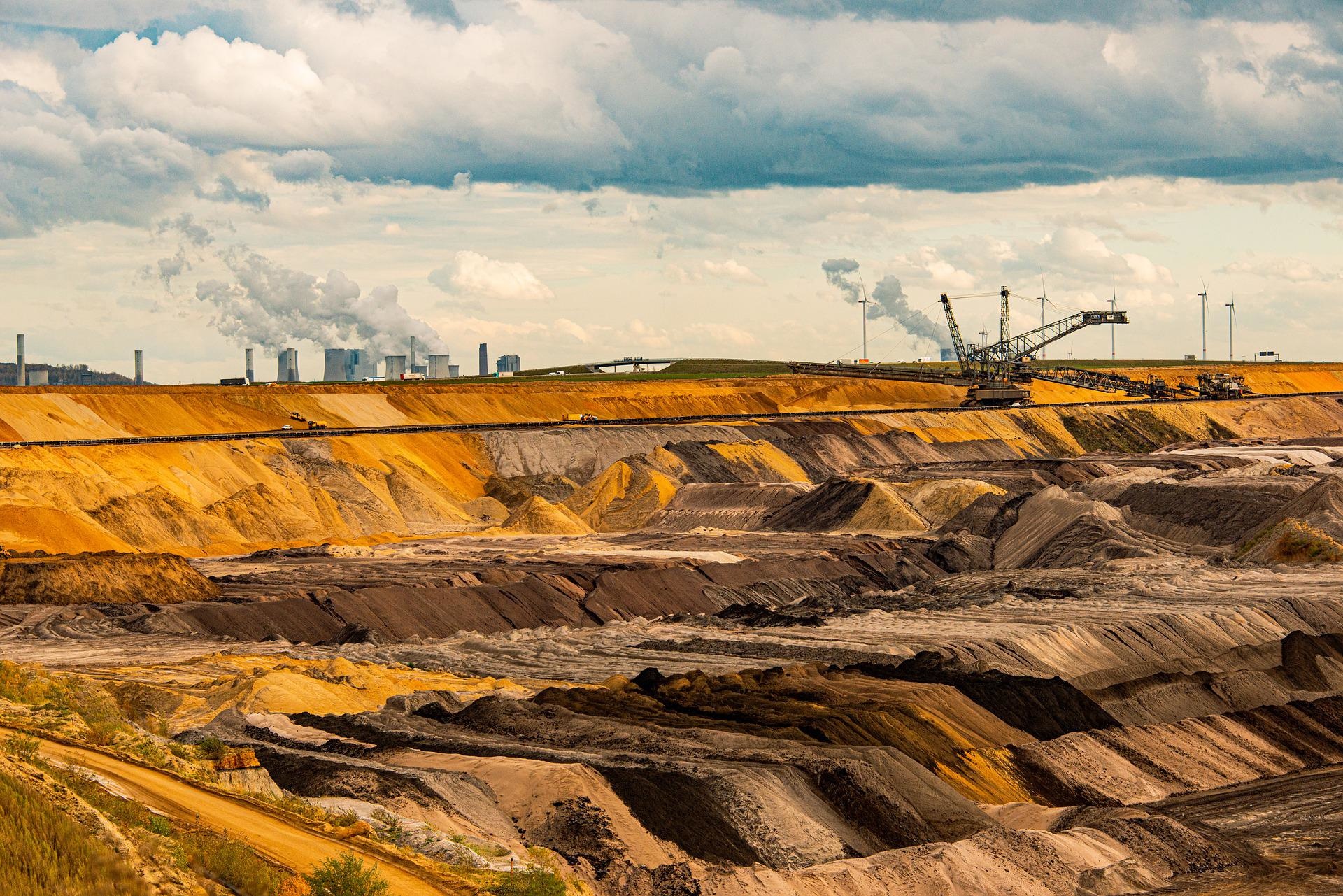 open-pit-mining-6477523_1920.jpg