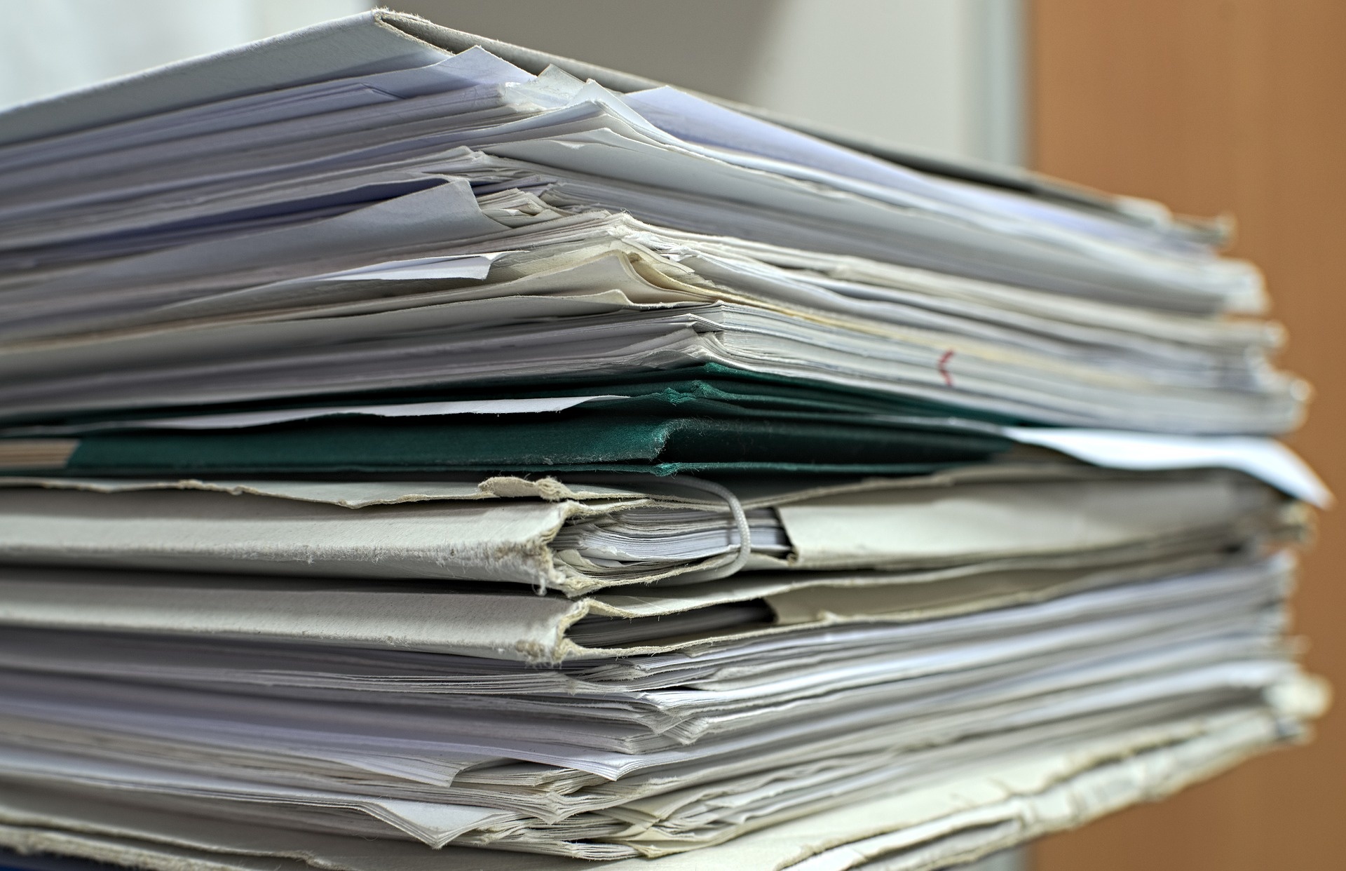 papers-g0c9dbeda2_1920.jpg