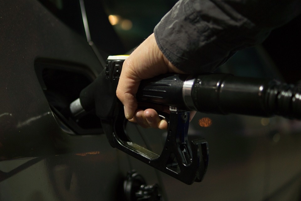 petrol-996617_960_720.jpg