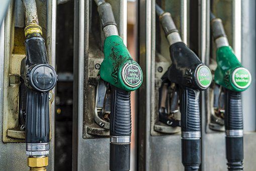 petrol-stations-3226494__340.jpg