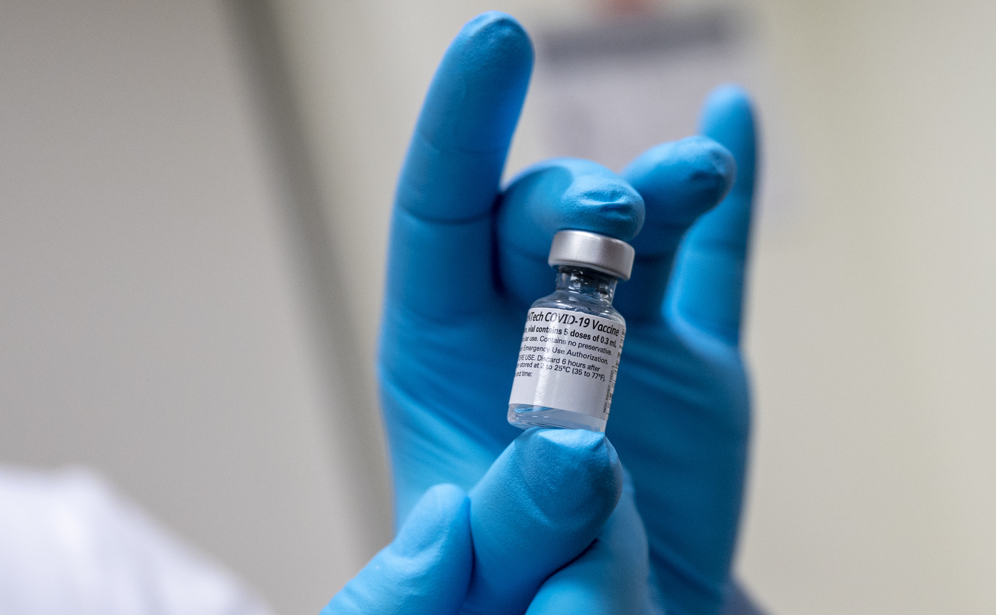 Pfizer-BioNTech_COVID-19_vaccine_(2020)_C.jpg