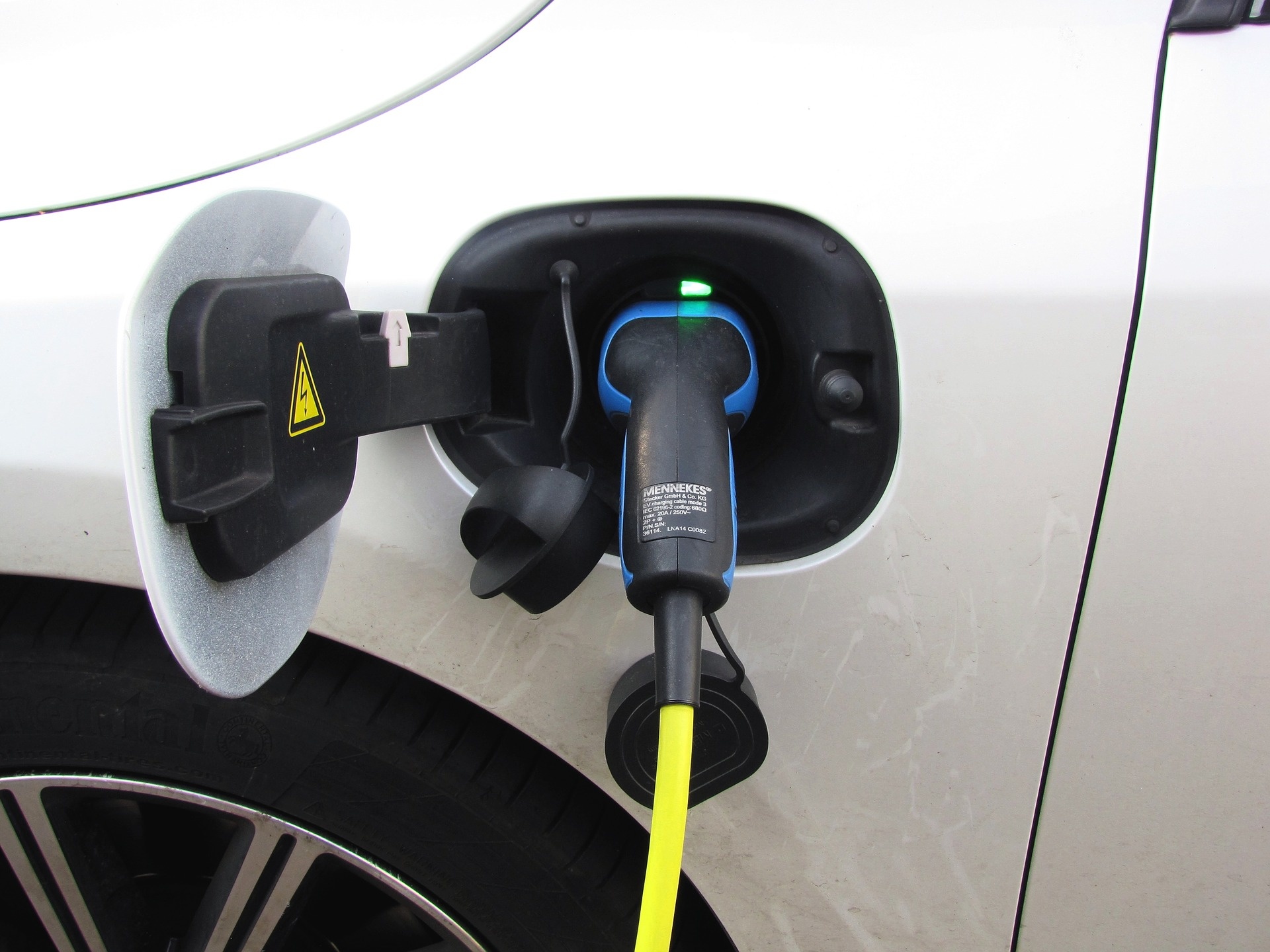 plug-in-g4311e96c1_1920.jpg