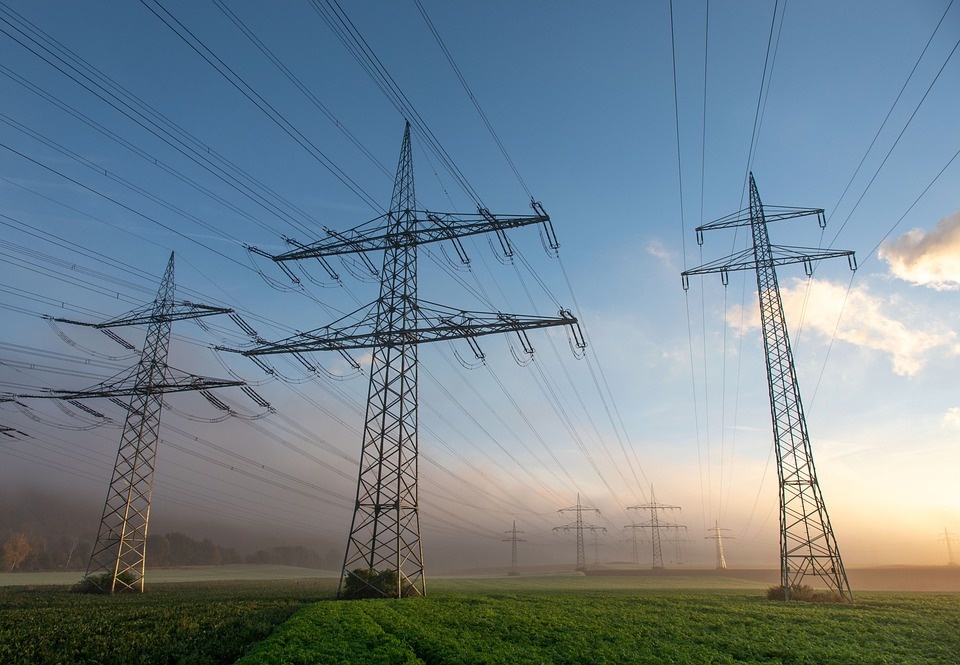 Power-Lines-High-Voltage-Pylons-Electricity-Pylons-6810405.jpg