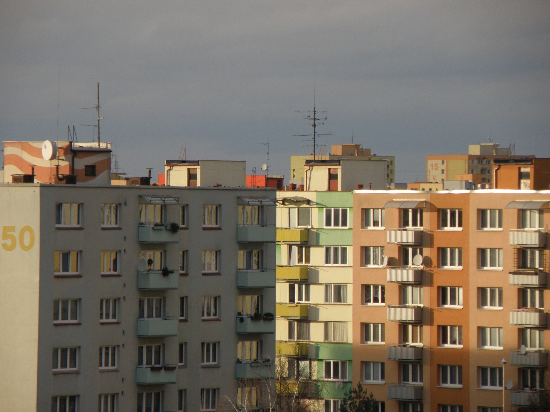 prefabricated-house-gf1a2263ae_1920.jpg