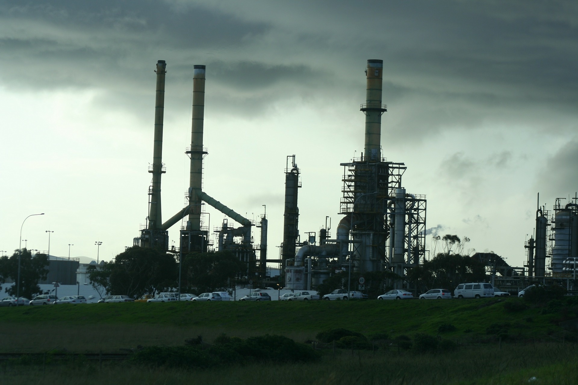 refinery-g648c5d236_1920.jpg