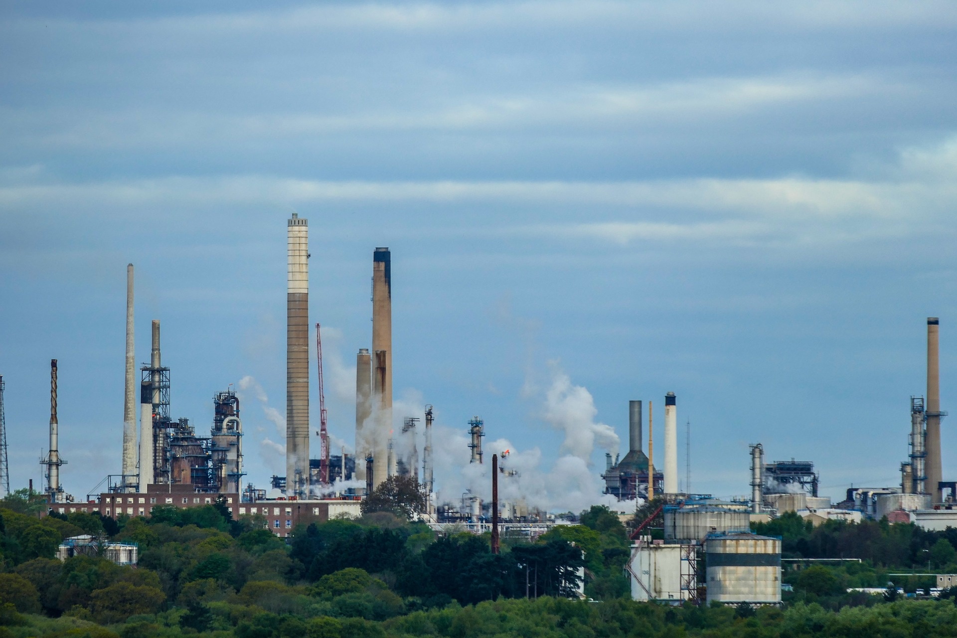 refinery-g7768063fa_1920.jpg