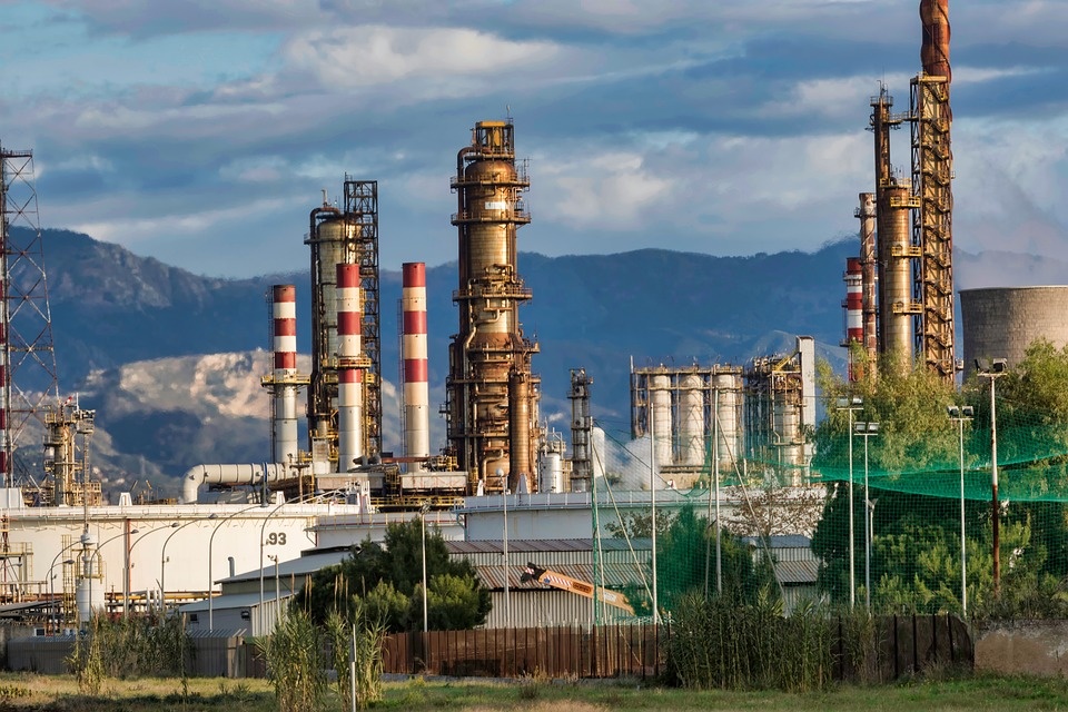 refinery oil.jpg