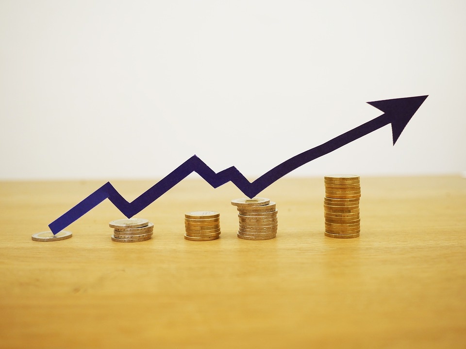 Save-Bank-Finance-Wealth-Empire-Investments-Money-4518410.jpg