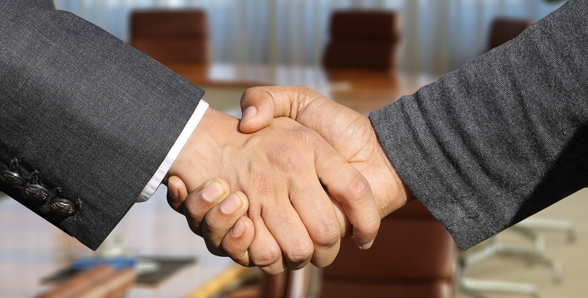 shaking-hands-ge43a3276f_1920.jpg
