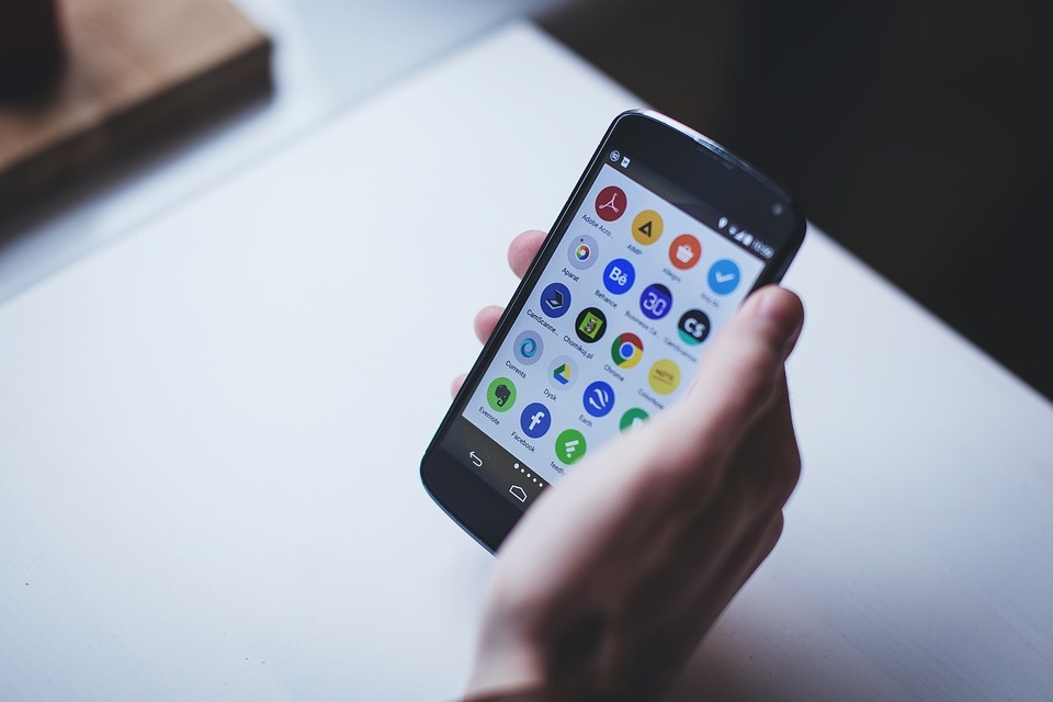 smartphone-1281669_960_720.jpg