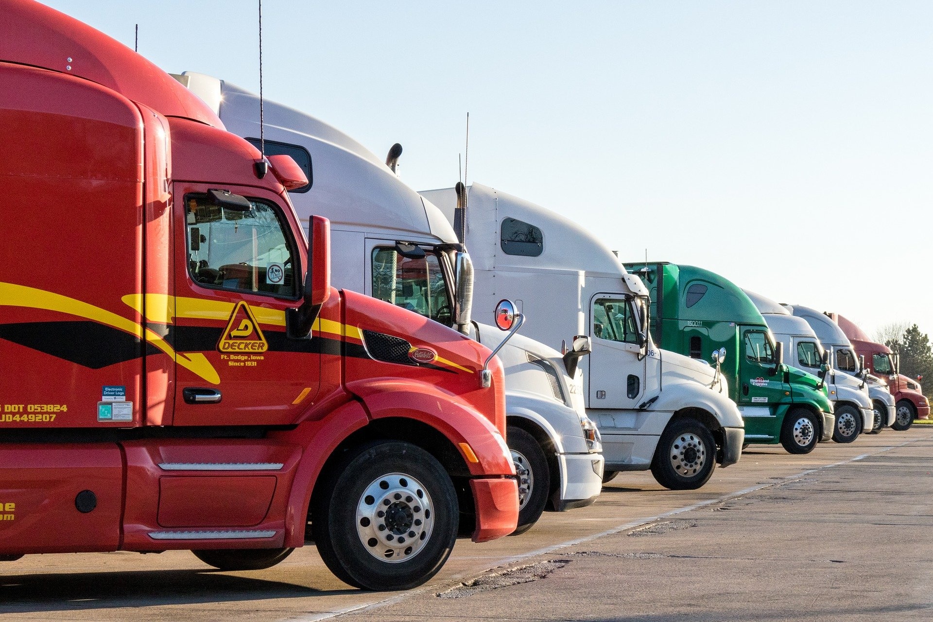 truck-g6a6df6560_1920.jpg