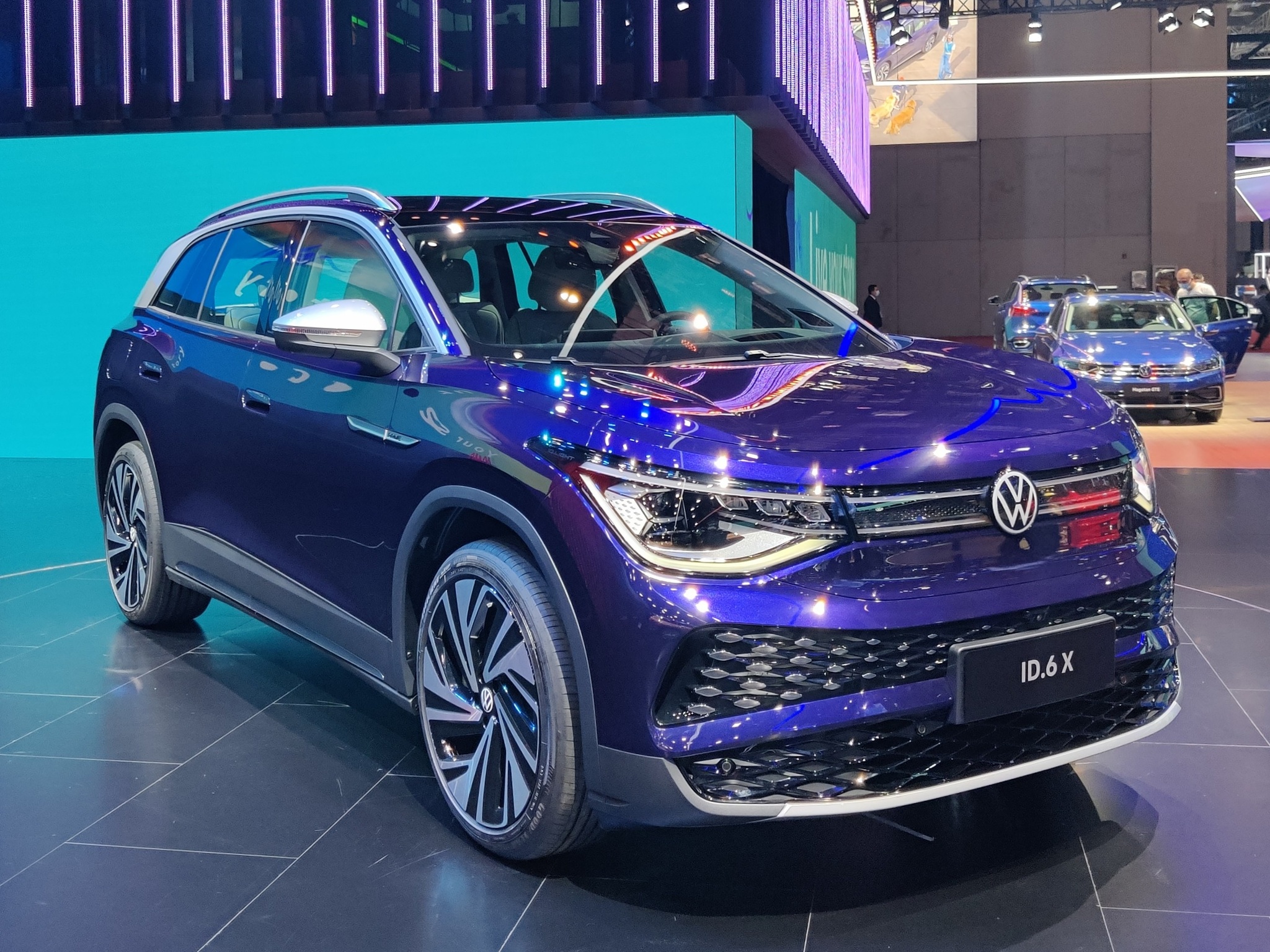 Volkswagen_ID.6_X_001.jpg