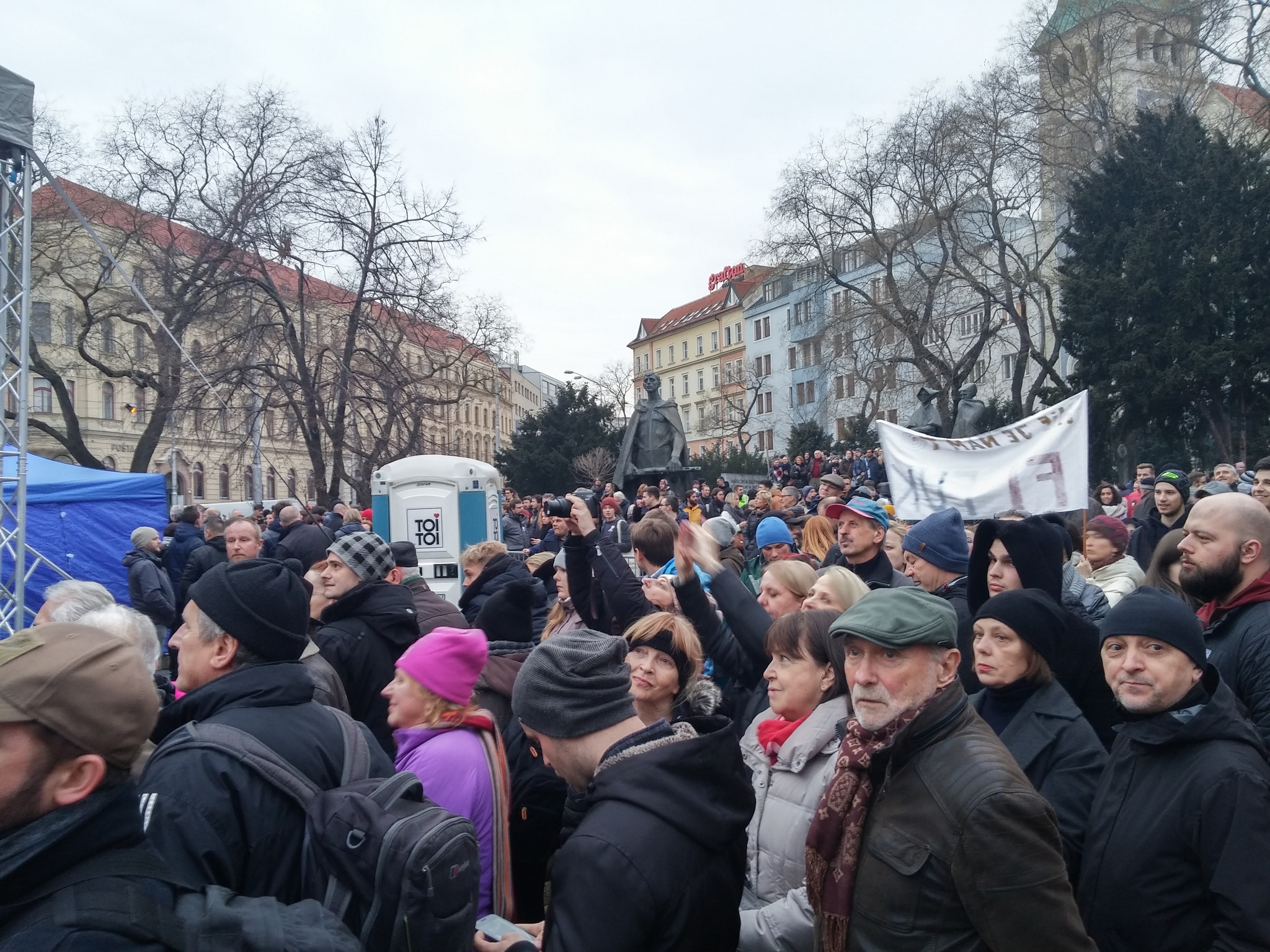 Bratislava_Slovakia_Protests_March_09_06.jpg