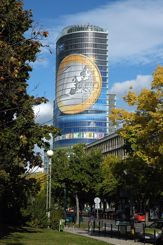 budova_ustredia_nbs_banner_euro_foto_nbs.jpg