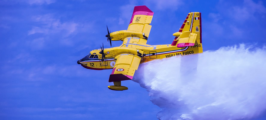 canadair_dei_vvf_in_azione.jpg