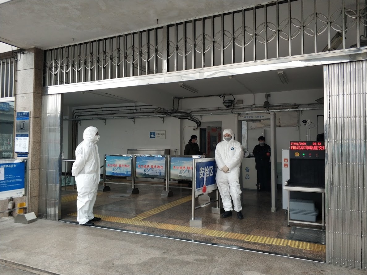 Check_for_2019-nCoV_in_Jishuitan_metro_station_(Beijing).jpg