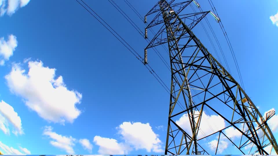 elettricità piloni.jpg