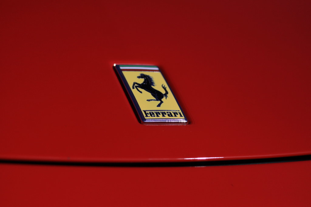 ferrari.jpg