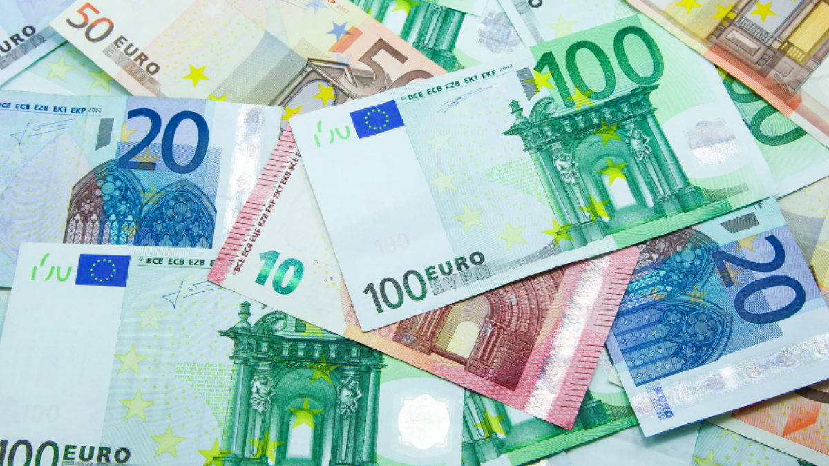 -For-the-euro-there-is-no-shortcut-to-becoming-a-dominant-currency-1.png
