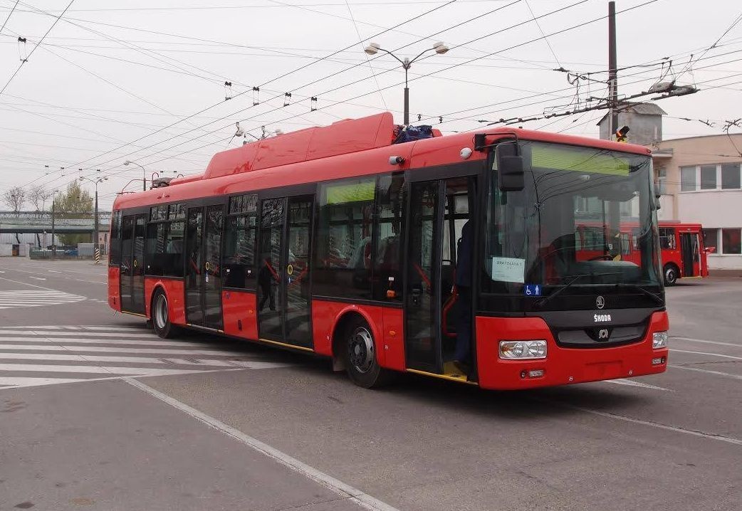 nové-trolejbusy-Škoda-prichádzajú-do-bratislavy.jpg