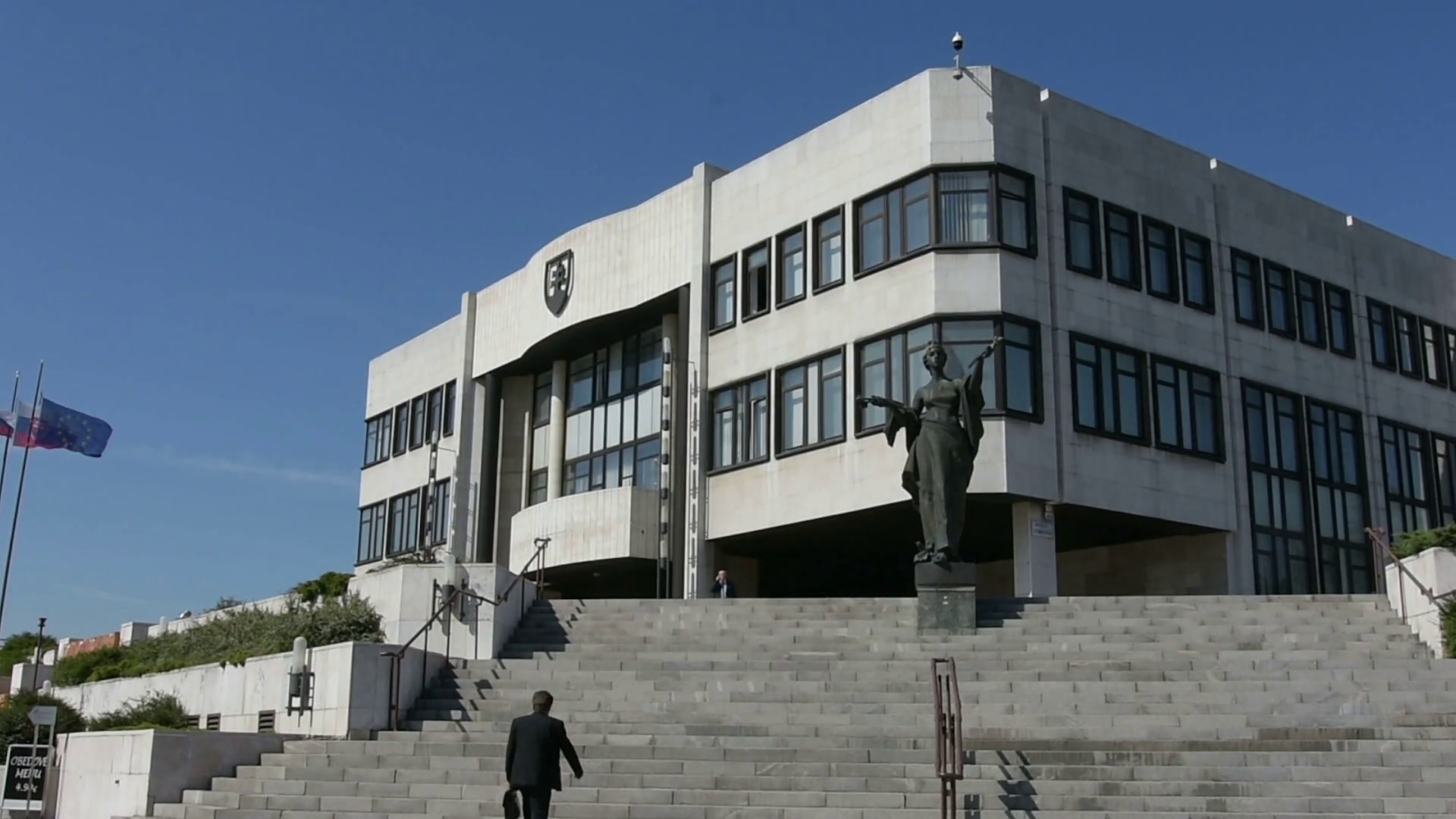 parlament.png