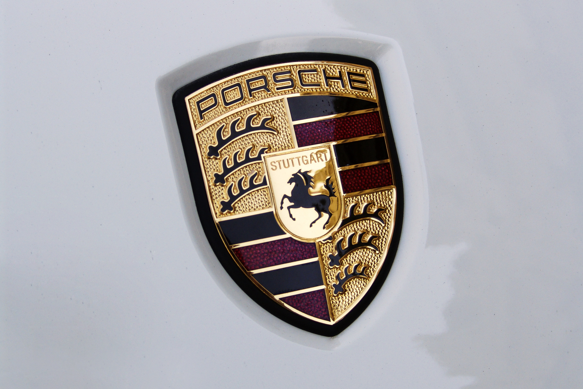 Porsche_symbol.jpg
