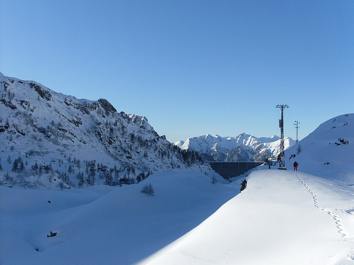 snow-refuge-mountain-lombardy-preview.jpg