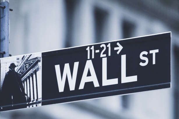 wall-street-sign-15060630841j3.jpg